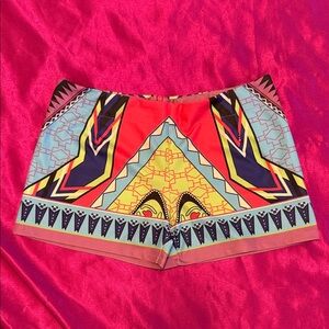 Colorful Geometric Women's Shorts size Large , zip up back stretchy